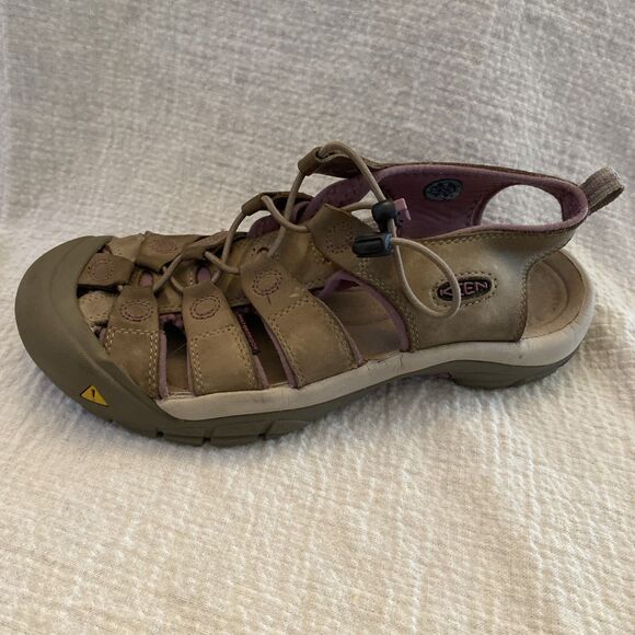 Keen Newport Women’s Size 10 Closed Toe Sandals Walking Beach Adjustable Bungee - Picture 12 of 16